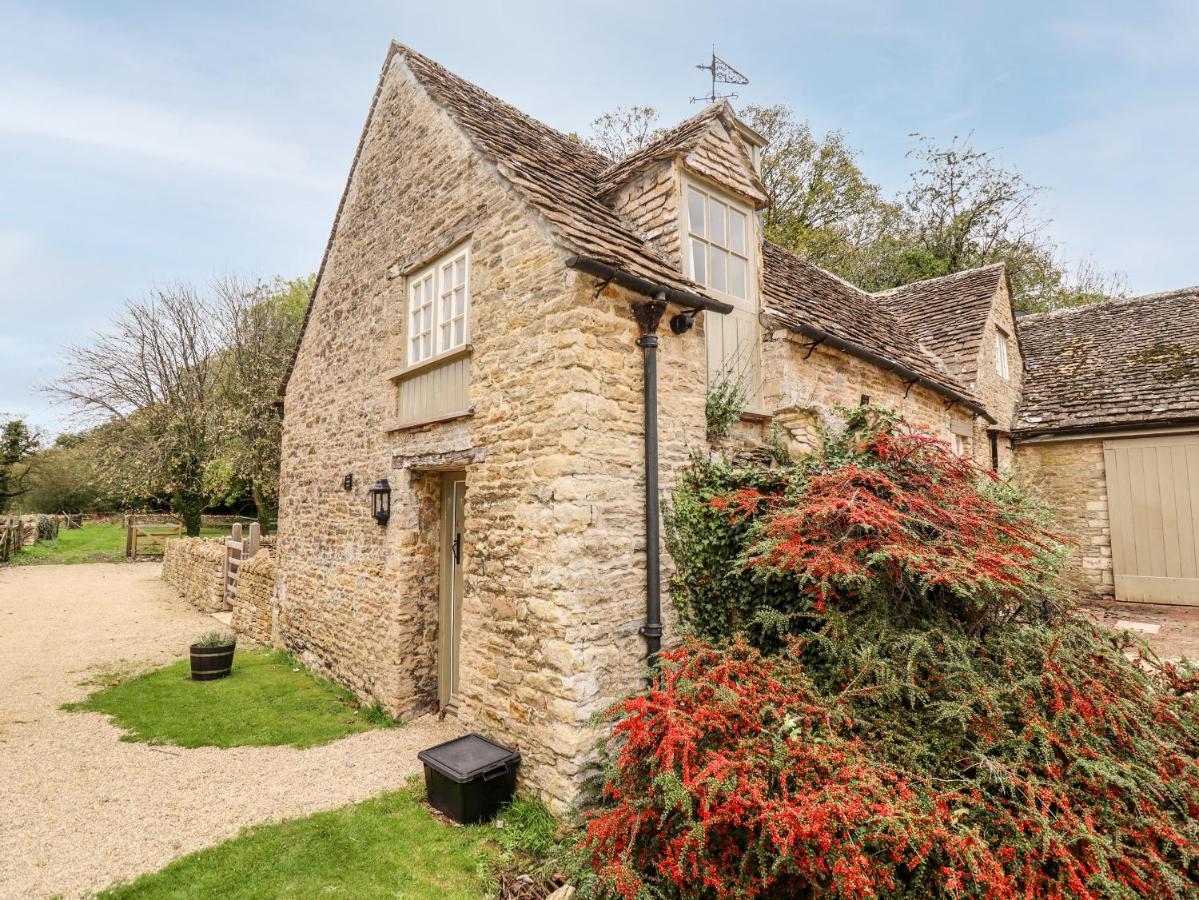 The Clock Tower Villa South Cerney Bagian luar foto
